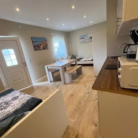 Apartment Sala Monteur